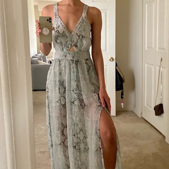 Snake Print Maxi Dress with knee split - Picture 4 of 5